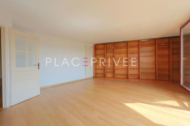 Appartement - 193 m² - 6 pièces