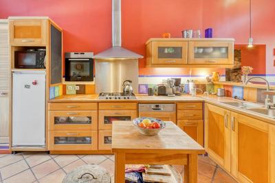 Maison - 220 m² - 10 pièces