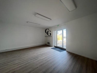 Local commercial - 200 m² - 5 pièces