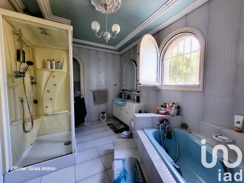 Maison - 260 m² - 10 pièces