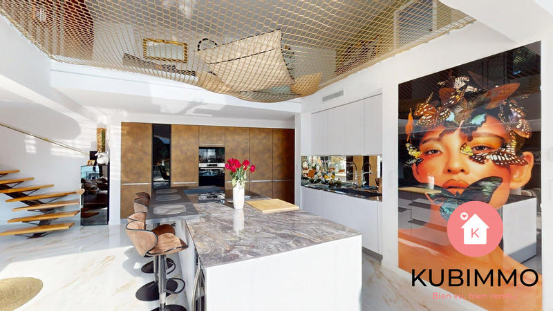 Maison - 207 m² - 6 pièces