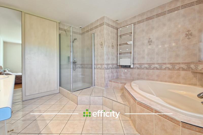 Maison - 200 m² - 6 pièces