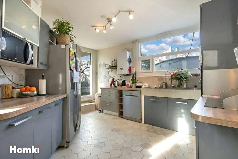 Studio - 99 m² - 4 pièces