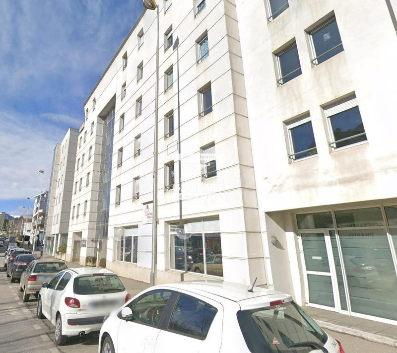 Local d'activités - 94 m² - 5 pièces