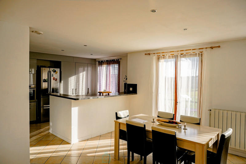 Maison - 215 m² - 7 pièces