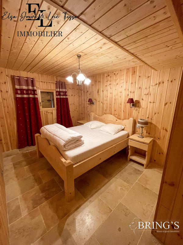 Châlet - 330 m² - 11 pièces