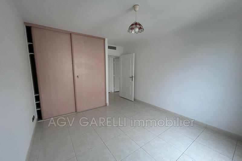 Appartement - 85 m² - 3 pièces