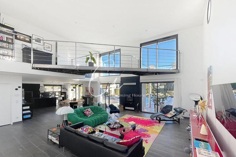 Maison - 180 m² - 5 pièces