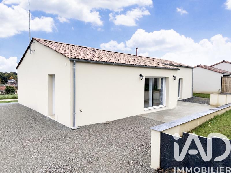 Maison - 93 m² - 4 pièces