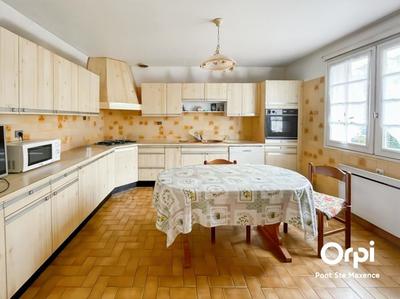 Maison - 110 m² - 4 pièces