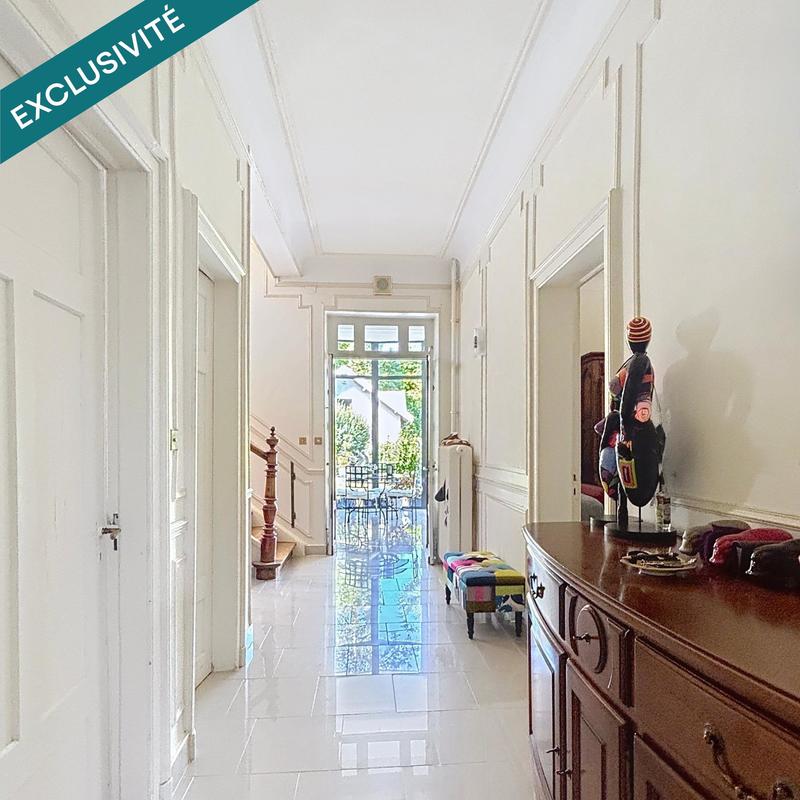 Maison de maîtres - 381 m² - 11 pièces