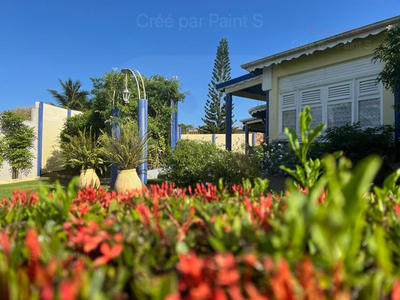 Maison - 1 000 m² - 9 pièces