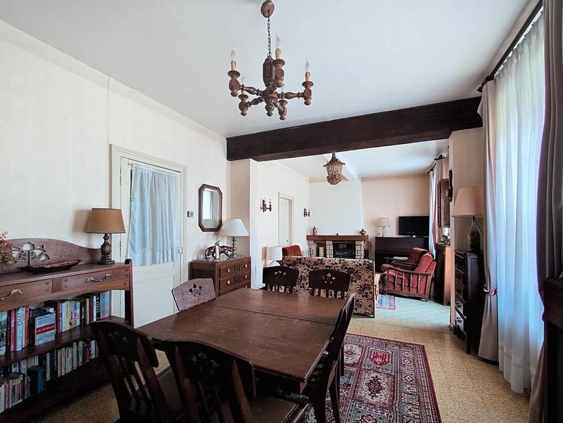 Maison - 170 m² - 9 pièces