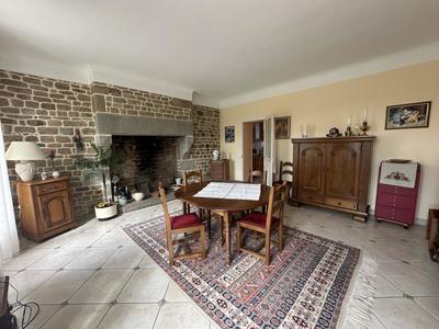 Maison - 308 m² - 10 pièces