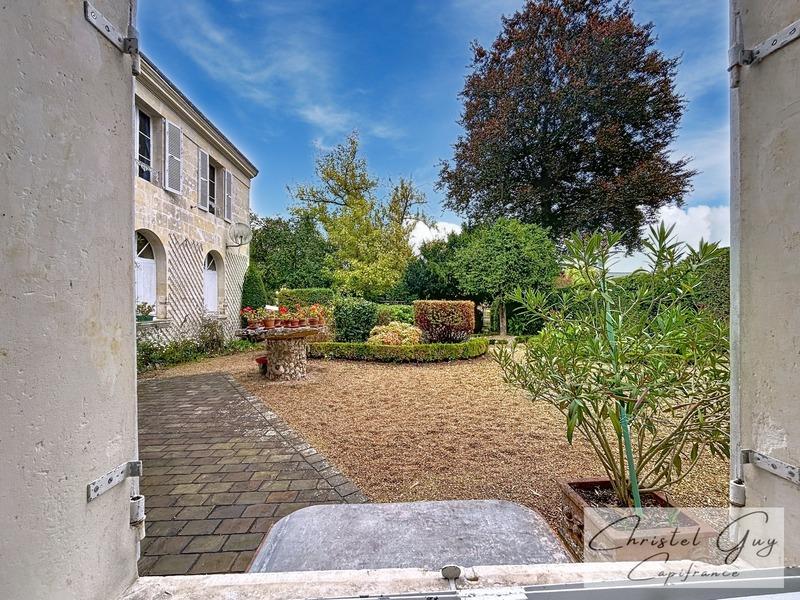 Maison bourgeoise - 247 m² - 10 pièces