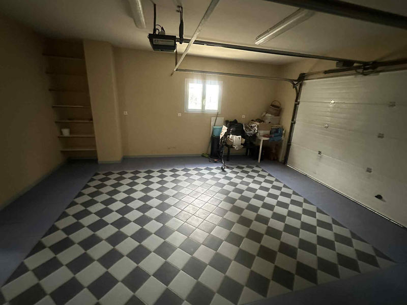 Maison - 300 m² - 6 pièces