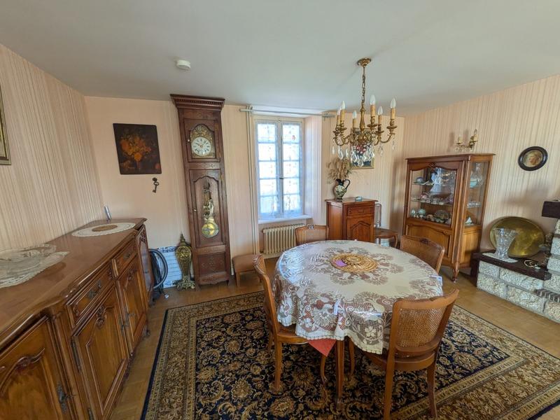 Maison - 170 m² - 9 pièces