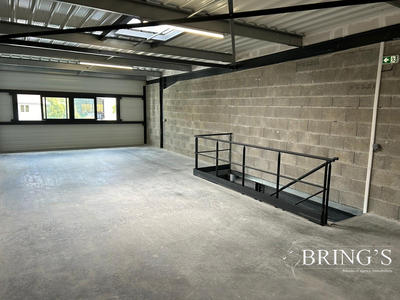 Entrepôt - 188 m²