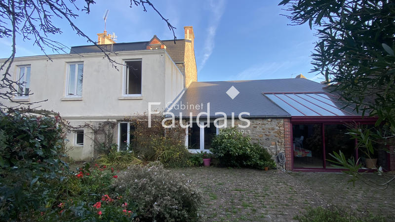 Propriété - 329 m² - 10 pièces