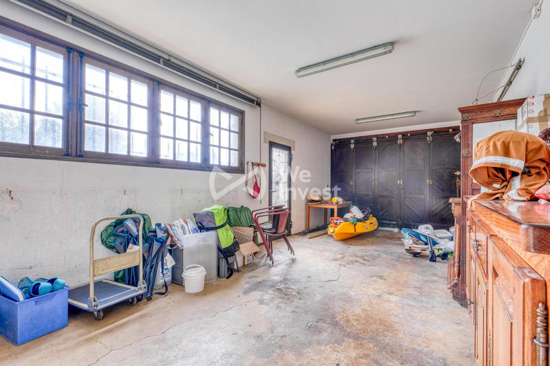 Maison traditionnelle - 270 m² - 10 pièces