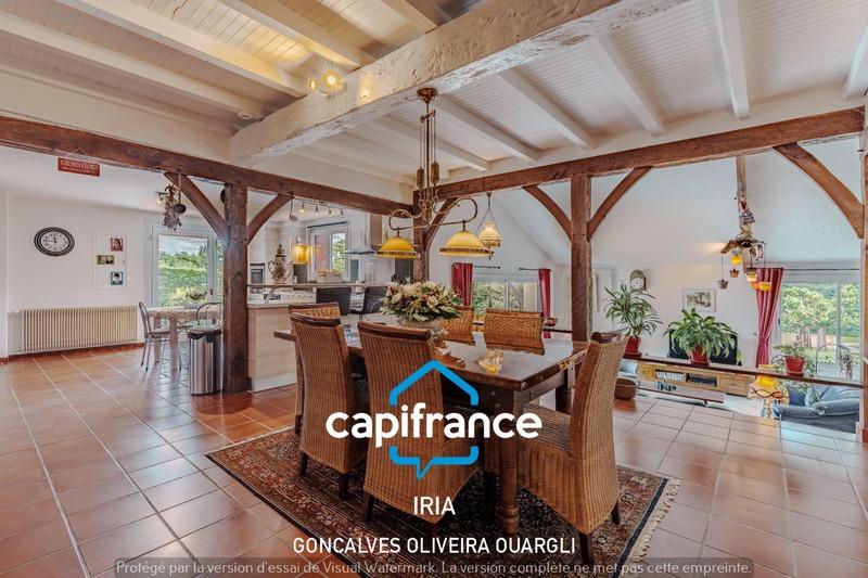 Propriété - 360 m² - 10 pièces