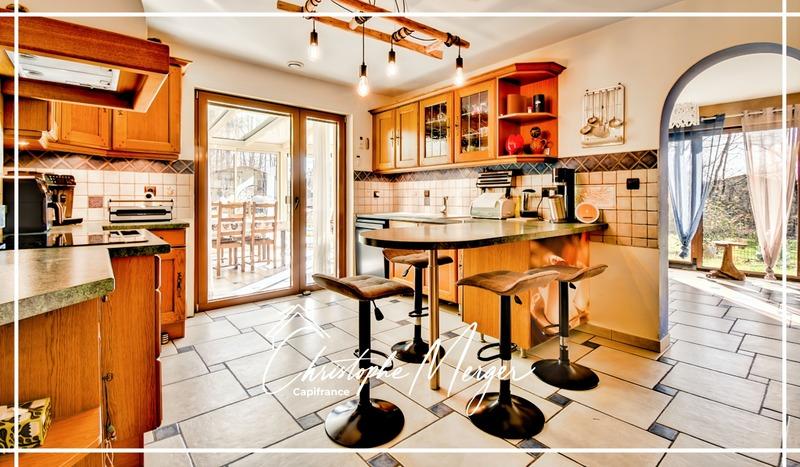 Maison - 220 m² - 6 pièces