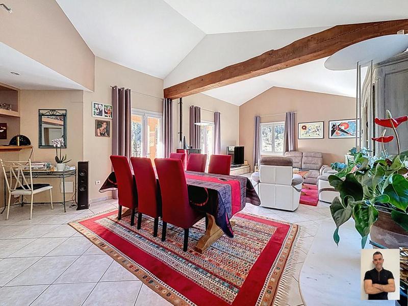 Maison - 200 m² - 6 pièces