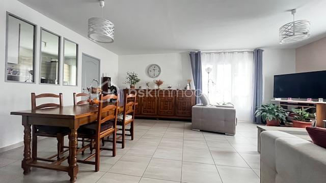 Maison - 92 m² - 4 pièces