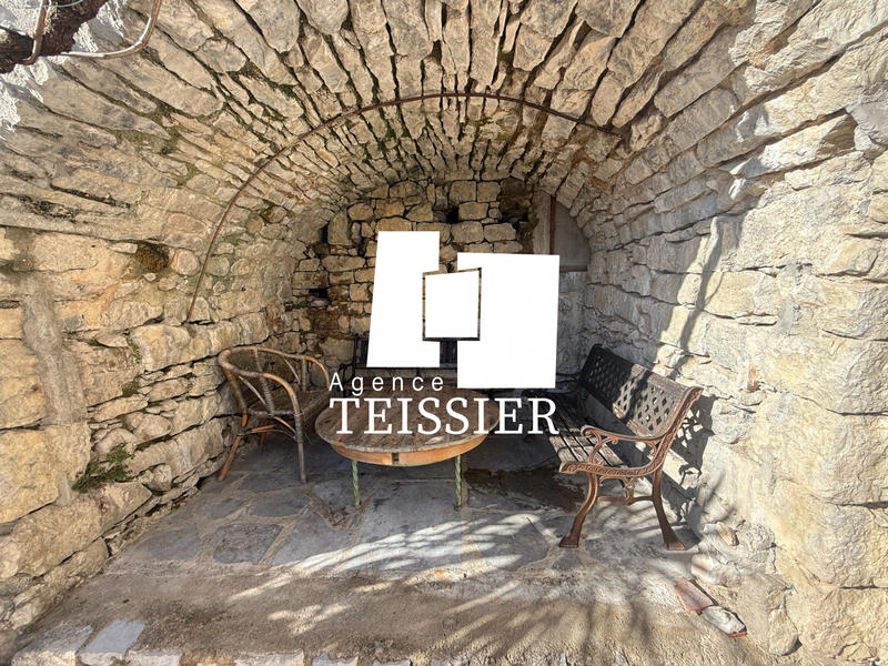 Mas - 450 m² - 14 pièces