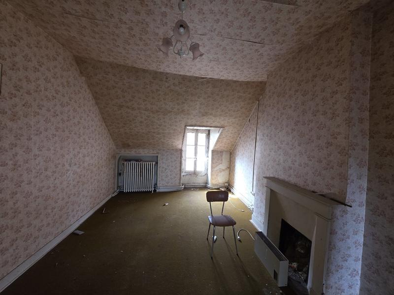 Maison - 99 m² - 11 pièces