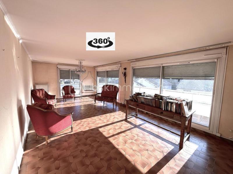 Appartement - 107 m² - 5 pièces