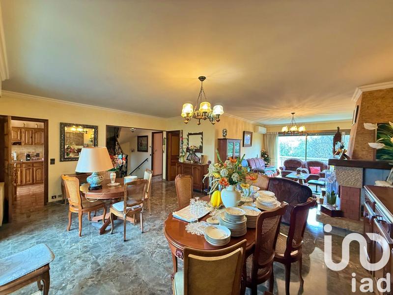 Maison - 182 m² - 7 pièces