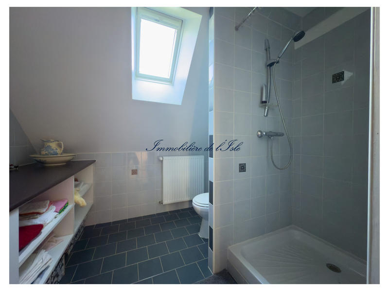 Maison - 236 m² - 9 pièces