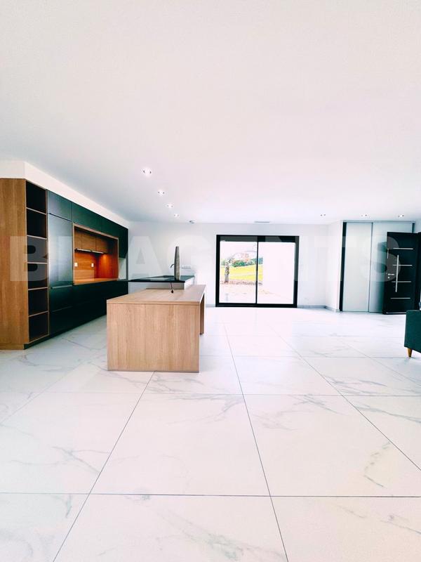 Maison contemporaine - 120 m² - 4 pièces