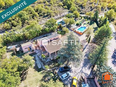 Villa - 160 m² - 8 pièces