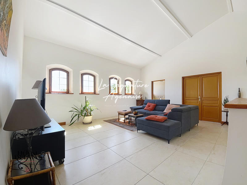 Maison - 520 m² - 8 pièces