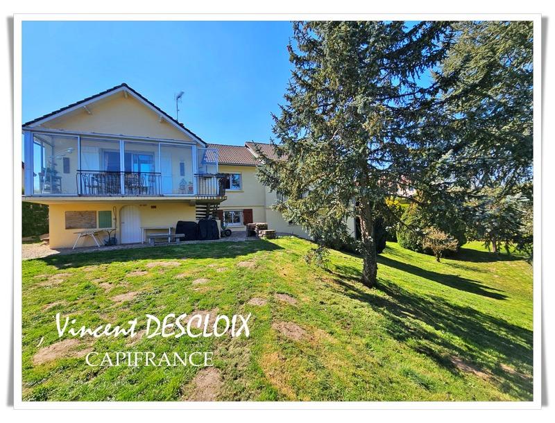 Maison - 186 m² - 8 pièces