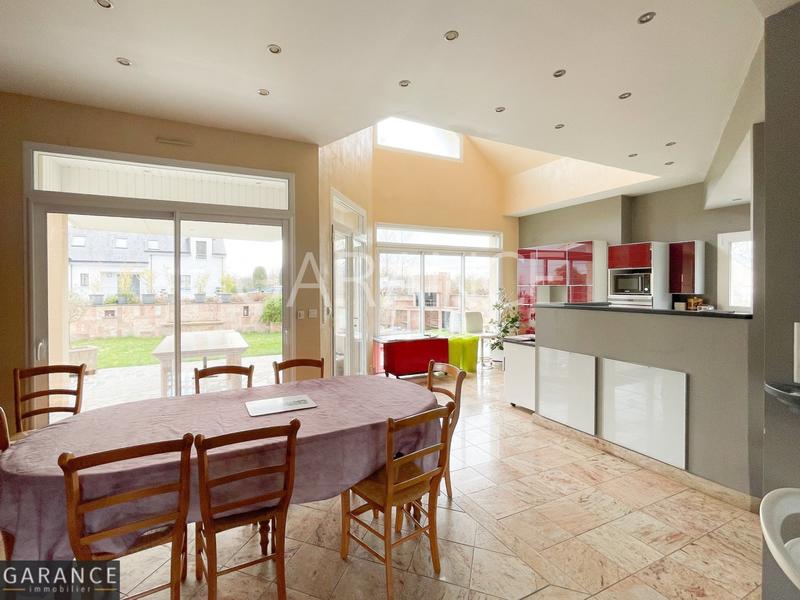 Maison - 211 m² - 6 pièces