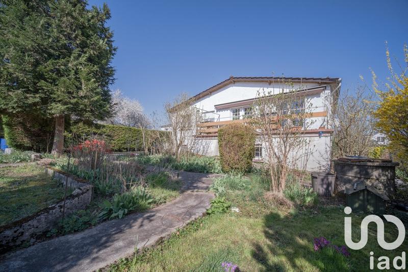 Maison - 137 m² - 8 pièces