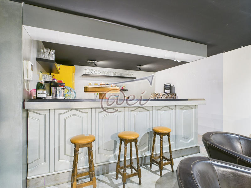 Villa - 435 m² - 10 pièces