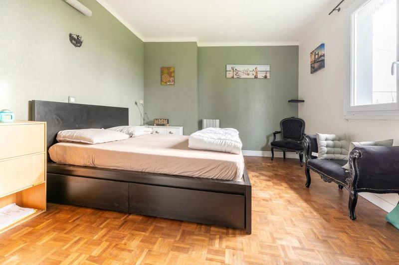 Maison - 200 m² - 8 pièces