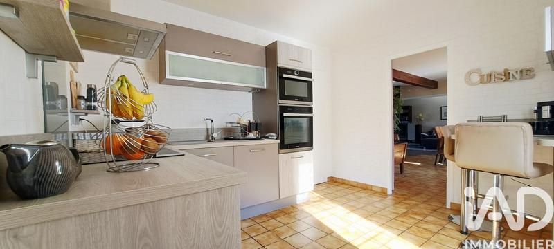 Maison - 202 m² - 8 pièces