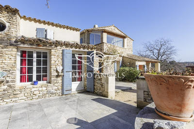 Mas - 320 m² - 10 pièces