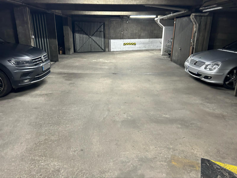 Parking / Garage - 11 m²