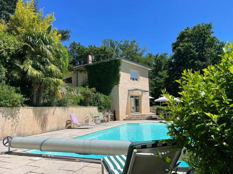 Villa - 227 m² - 6 pièces