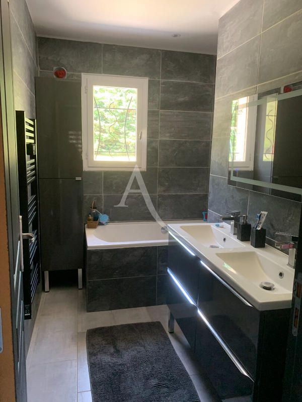 Maison - 136 m² - 5 pièces