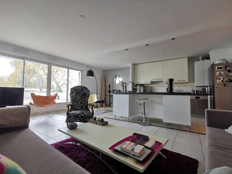 Appartement - 93 m² - 5 pièces