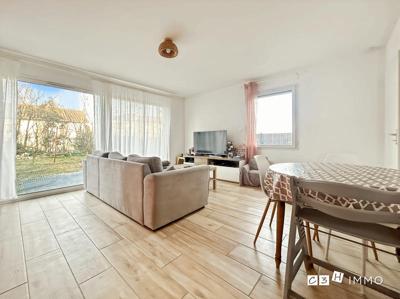 Maison - 92 m² - 5 pièces