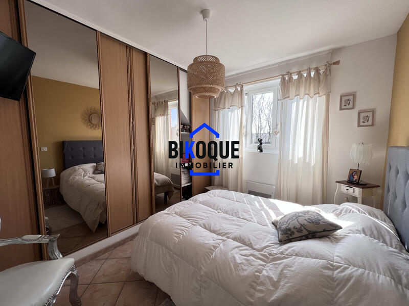 Maison - 94 m² - 5 pièces