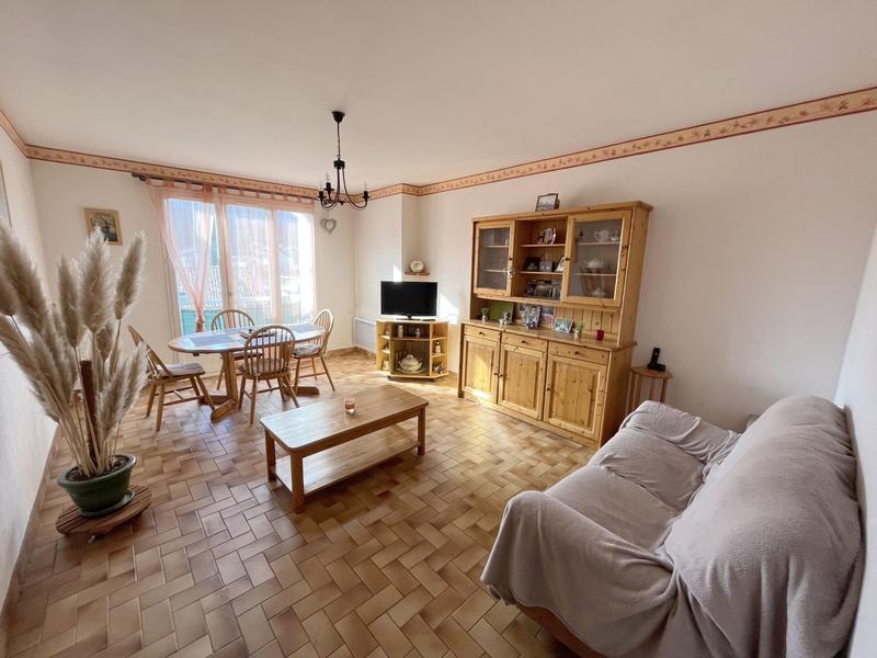 Appartement - 95 m² - 8 pièces